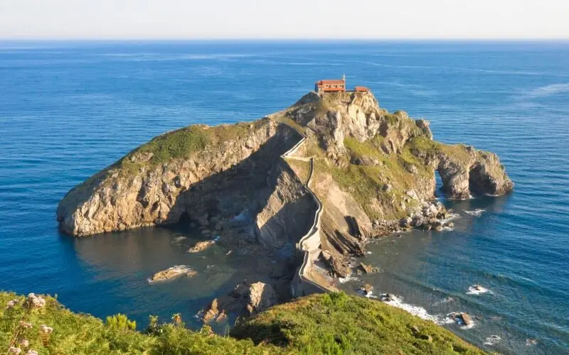 Église San Juan de Gaztelugatxe. | Shutterstock