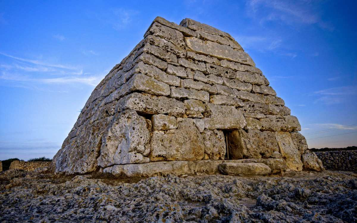 Naveta des Tudons, 7 merveilles du monde moderne en Espagne