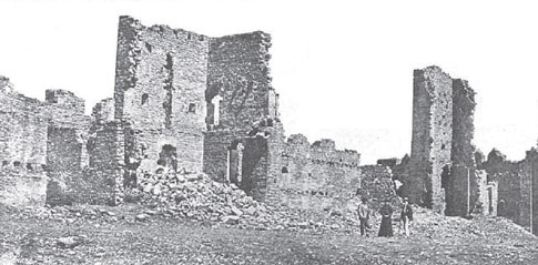 Antigua fotografía de la ruinas del Castillo de Aínsa