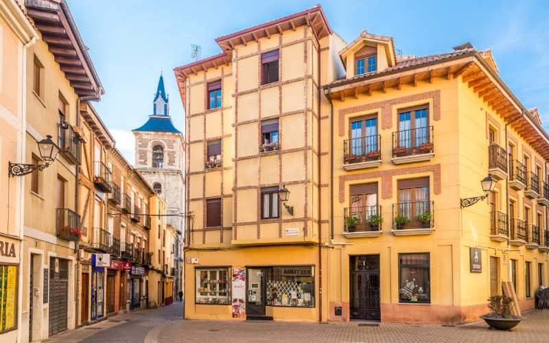 Rue Herreros dans le quartier Húmedo, León