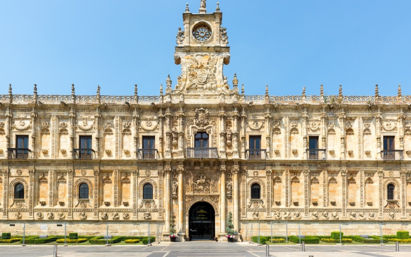 Façade principale du Couvent San Marcos