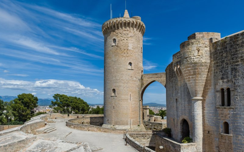 Le Donjon du château de Bellver est isolé