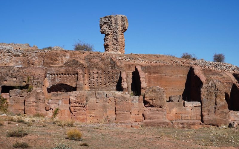 Le complexe archéologique de Tiermes, à côté de son aqueduc