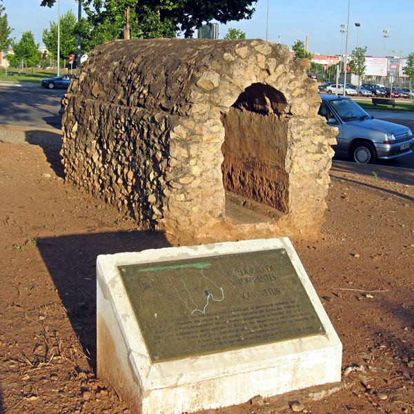 Les vestiges de l'aqueduc Aqua Vetus