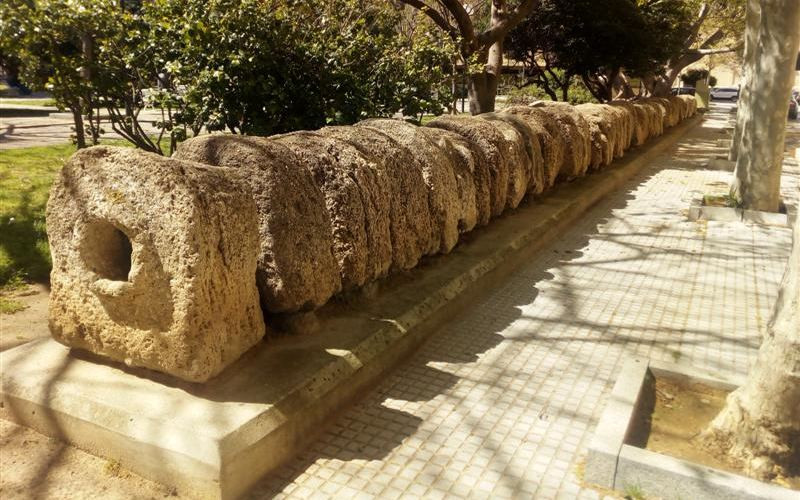 Fragment de l'aqueduc de Cadix sur la place Asdrubal