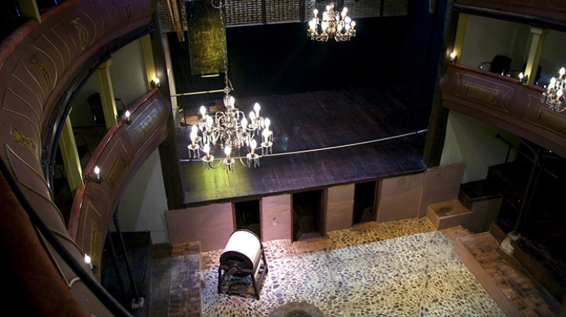 Intérieur du corral de comédies d'Alcalá de Henares