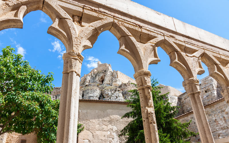 Cloître du couvent de San Francisco à l'entrée du château de Morella