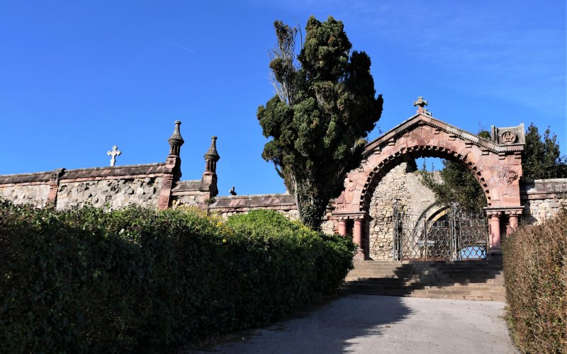 Façade principale et accès