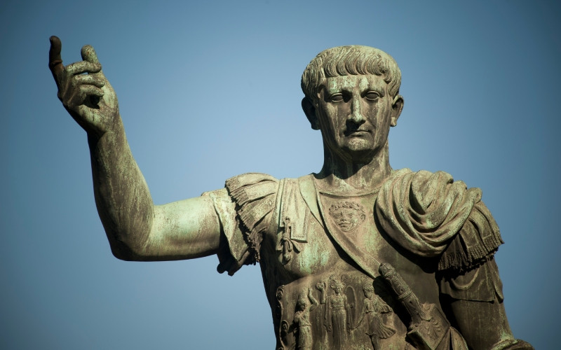 Statue de Trajan sur la Via dei Fori Imperiali de Rome