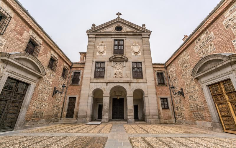 Cour de l'entrée principale