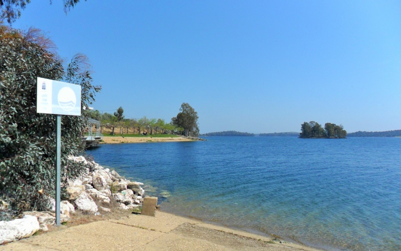 Plage d’eau douce d’Orellana, province de Badajoz