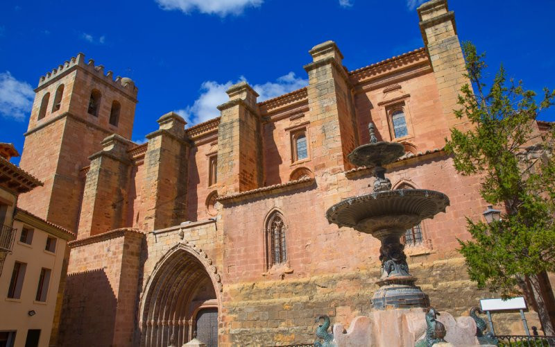 Ancienne collégiale Santa María