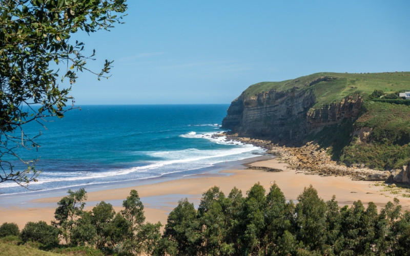 Plage de Luaña, Cóbreces