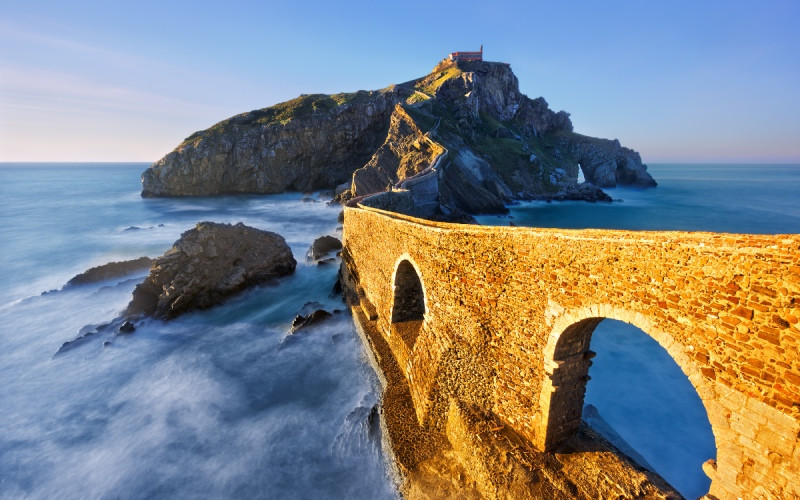 San Juan de Gaztelugatxe au coucher de soleil