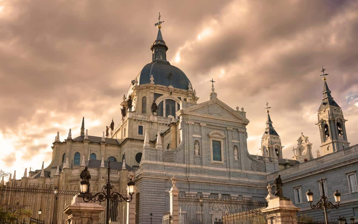 Extérieur de la cathédrale de l'Almudena