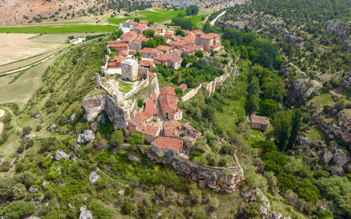 Vue aérienne de Calatañazor, que voir à Calatañazor