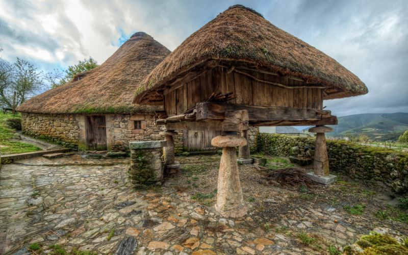 Piornedo et ses maisons traditionnelles, villages de montagne Espagne