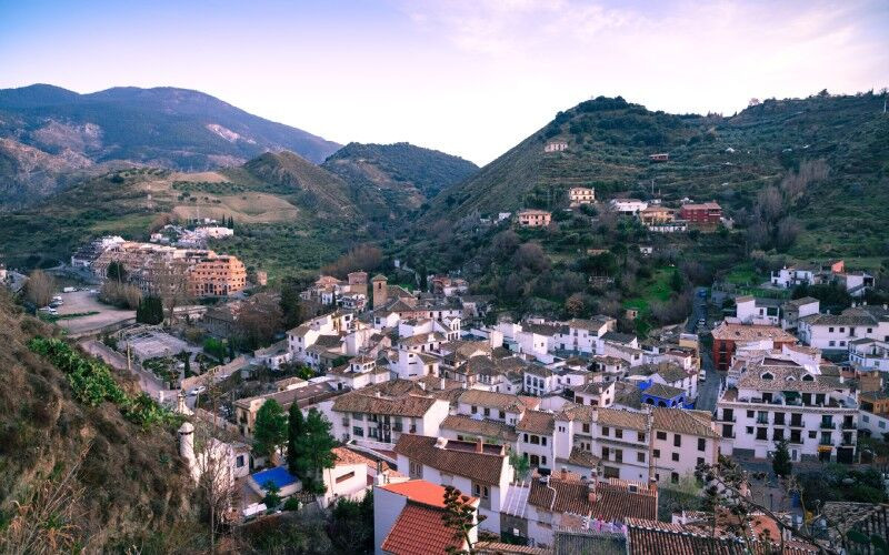 Monachil, l'un des villages les plus connus de la Sierra Nevada