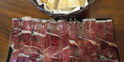 comer jamon jabugo meson bodega