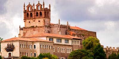 Iglesia de Santa María de los Ángeles en San Vicente de la Barquera