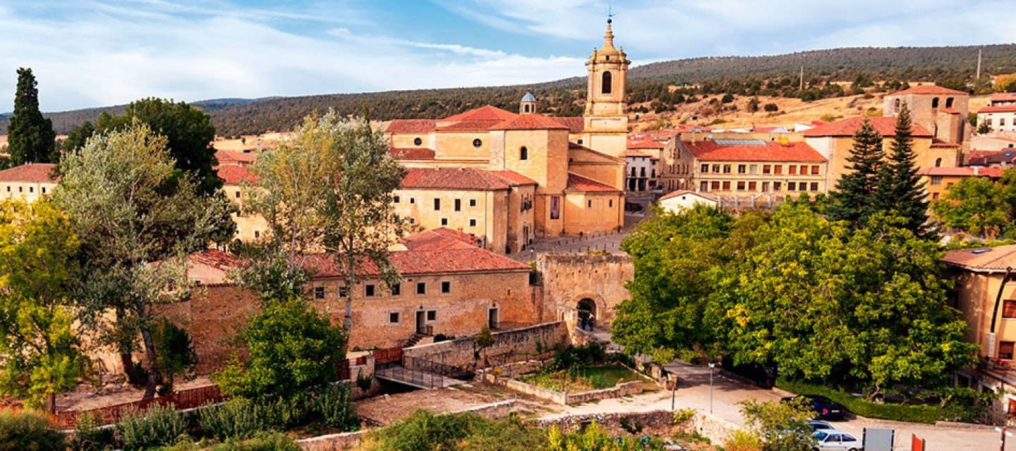 Panorámica del pueblo de Burgos Santo Domingo de Silos