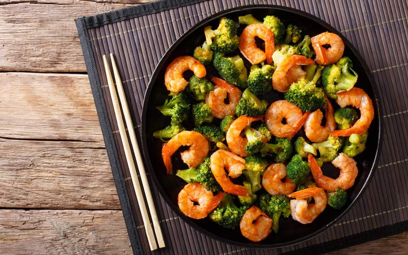 Poêlée aux crevettes et au brocoli 