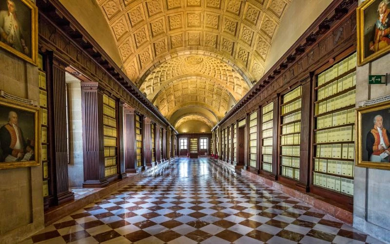 Intérieur des Archives des Indes