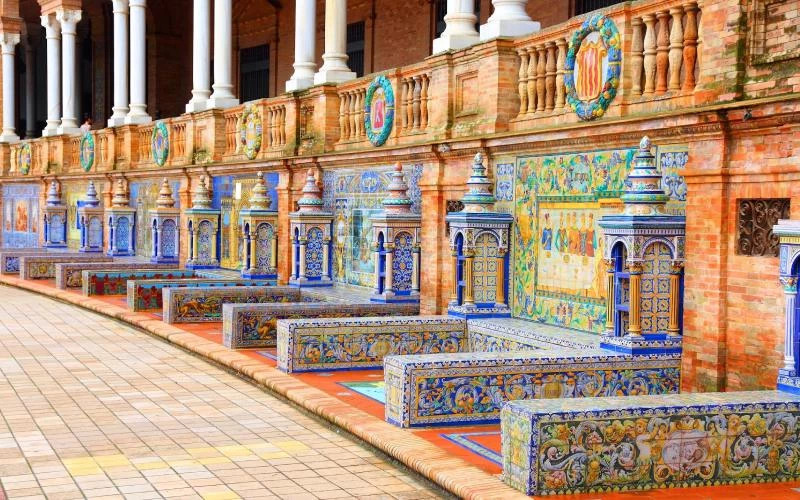 Les Bancs de la Place d’Espagne de Séville