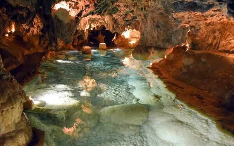 L’un des lacs de la Grotte des Merveilles