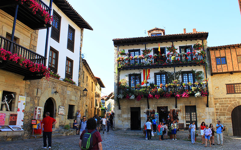 Santillana del Mar, places colorées d'Espagne