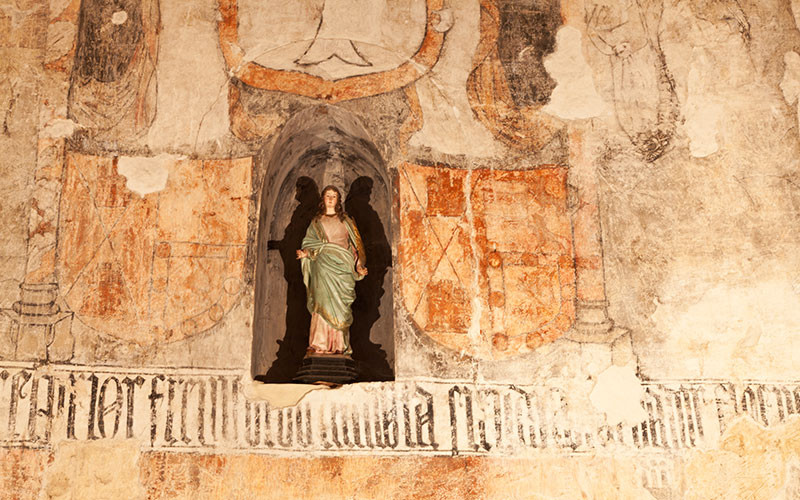 Image sur le mur de l’église Santa Maria