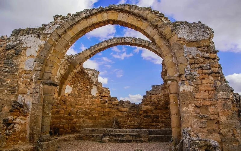 Arcs de l’église de Recópolis