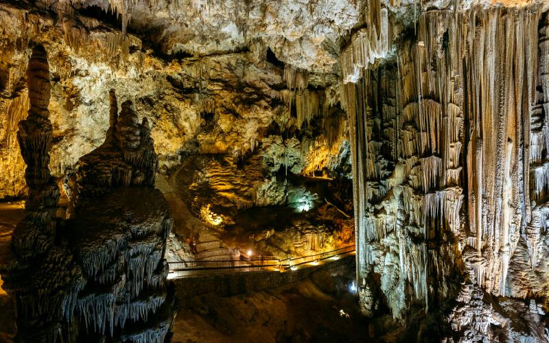 Formations visibles dans la grotte de Nerja