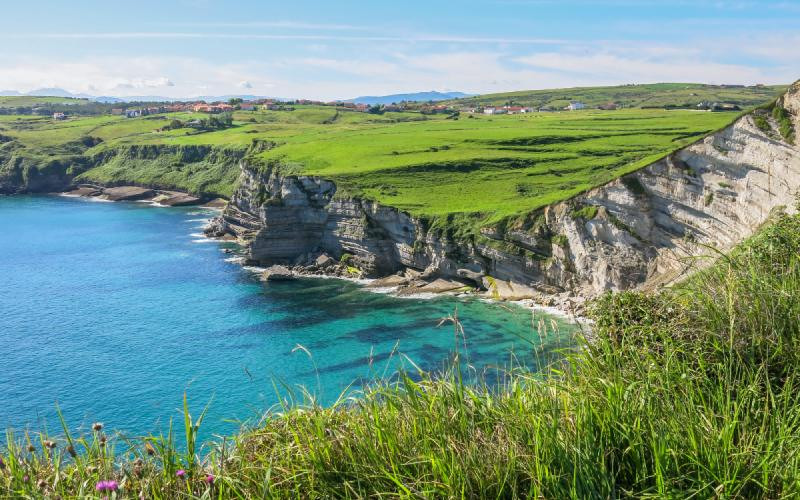 Vue panoramique de la côte à Punta  Ballota