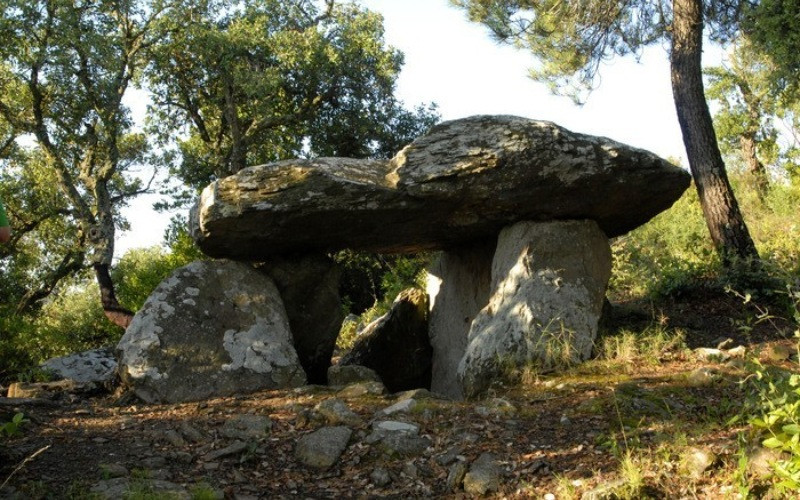 Dolmen dans les montagnes de Cals