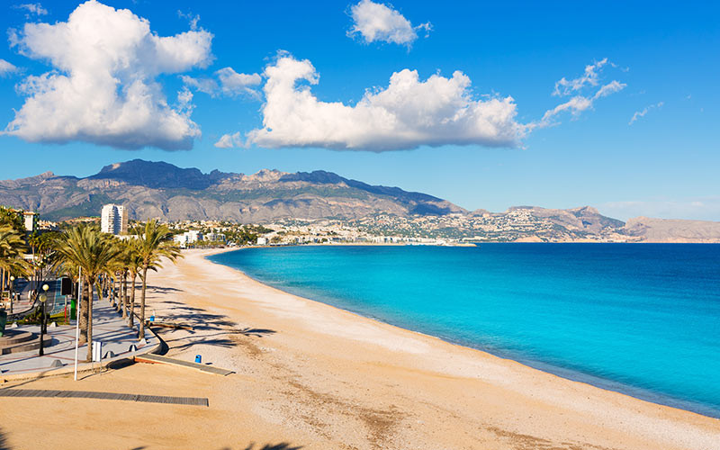 Vue panoramique de la plage de l'Albir