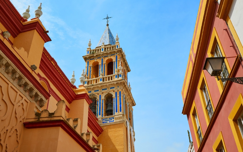 Église Santa Ana dans le quartier de Triana de Séville