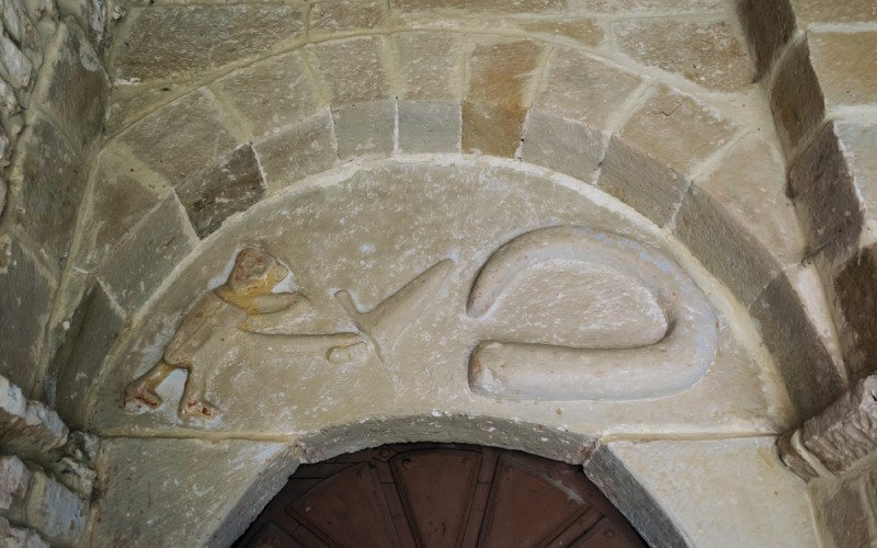 Serpent dans l'église de Puentedey