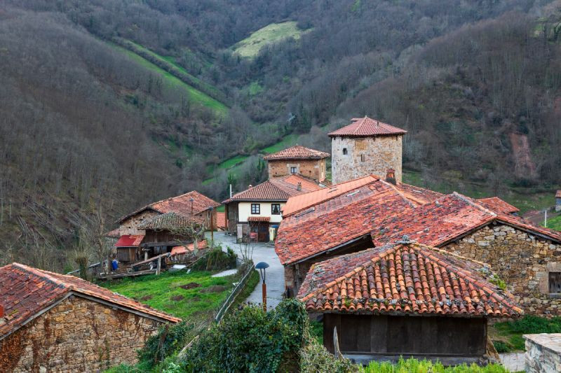 Bandujo/Banduxu, petit village isolé des Asturies