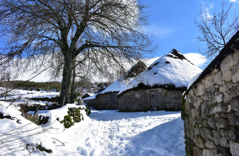 Pallozas de Piornedo l'hiver