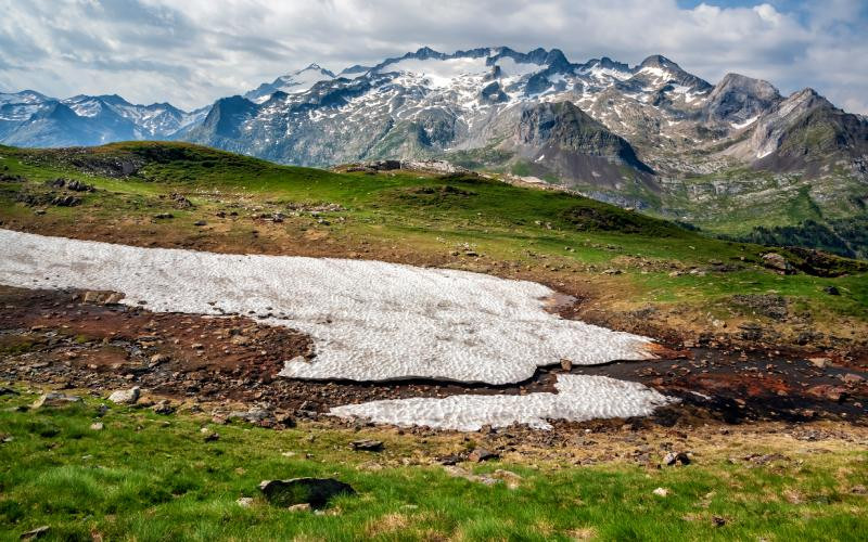 Massif de la Maladeta en été