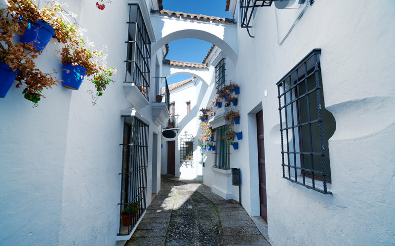 Typique rue andalouse dans la partie sud