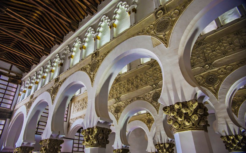 Intérieur de la synagogue Santa María la Blanca