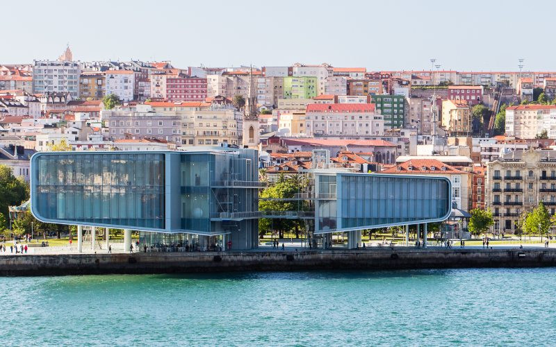 Le Centre Botín est à côté des Jardins de Pereda