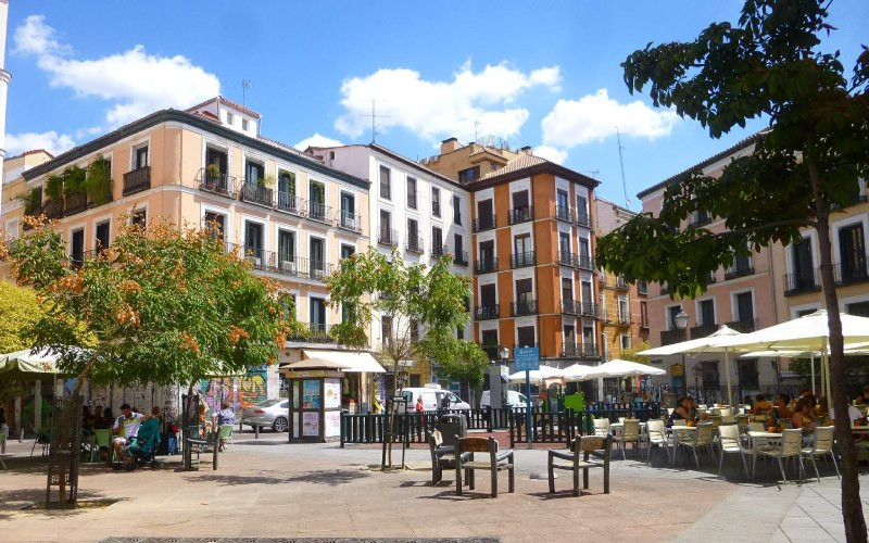 Place de Juan Pujol dans le quartier de Malasaña