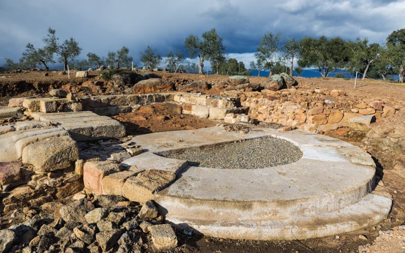 Base d’un bastion près de l’une des portes de Cáparra