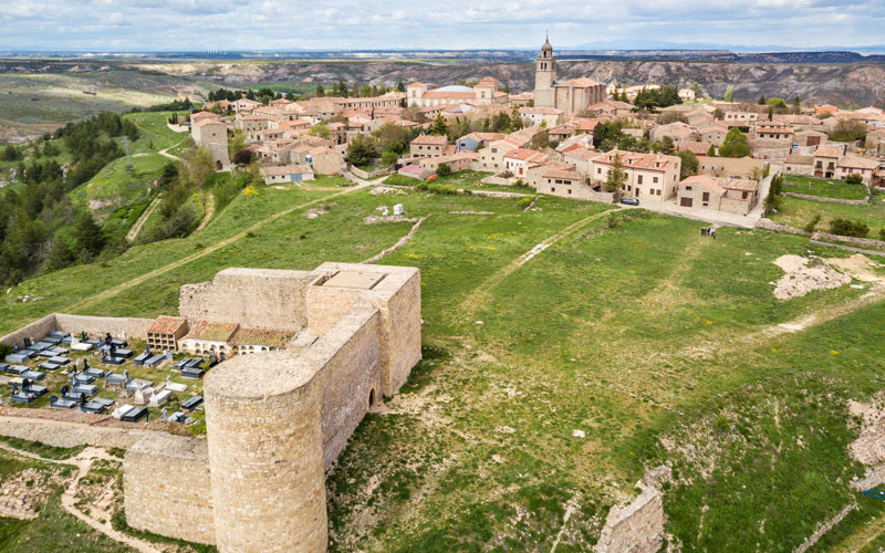 Vue aérienne de la ville historique de Medinaceli