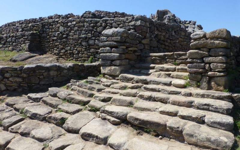 Escaliers du castro de Baroña