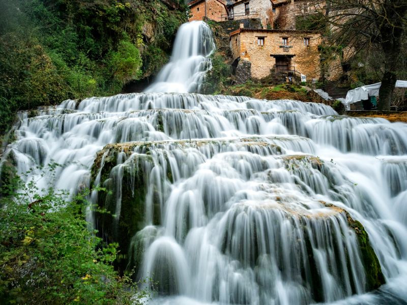 Cascade d'Orbaneja del Castillo