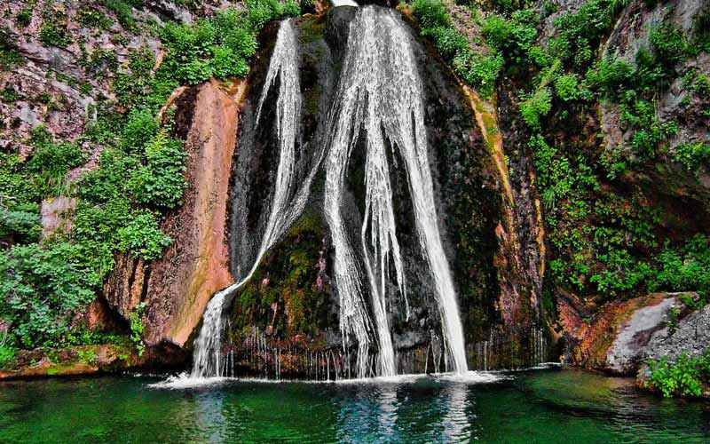 Cascade à la source du fleuve Mundo